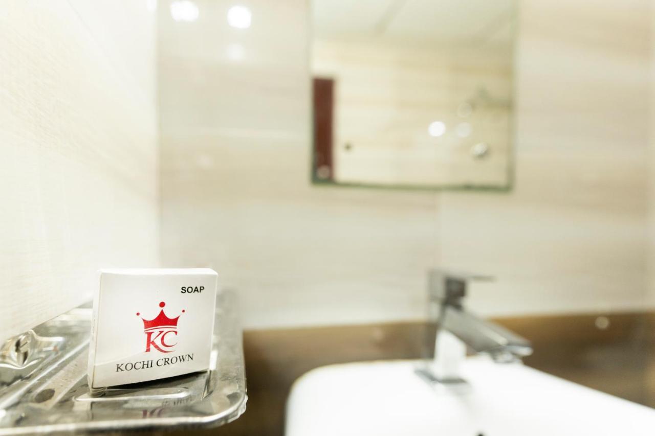 Hotel Kochi Crown Exterior foto